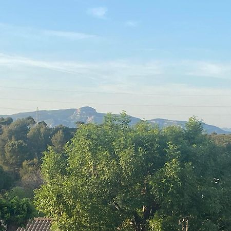 Готель Un Petit Coin Au Calme Carnoux-en-Provence Екстер'єр фото