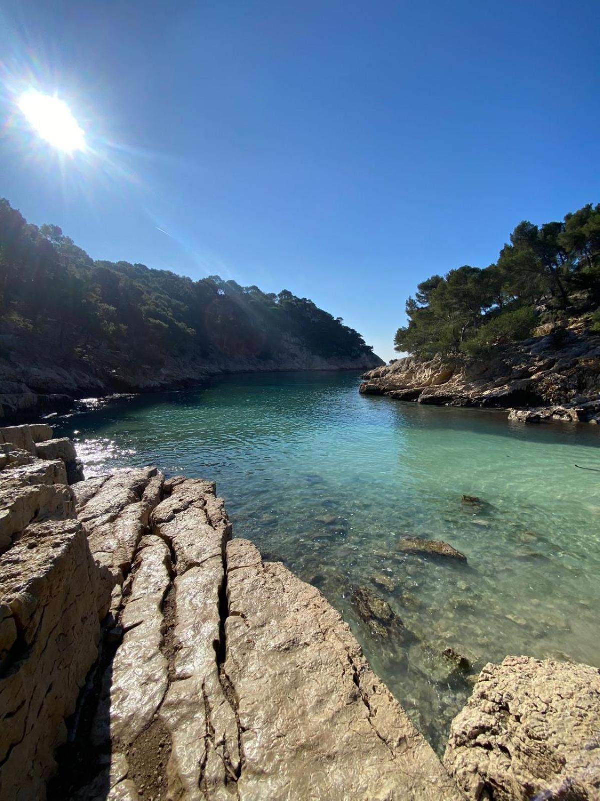 Готель Un Petit Coin Au Calme Carnoux-en-Provence Екстер'єр фото
