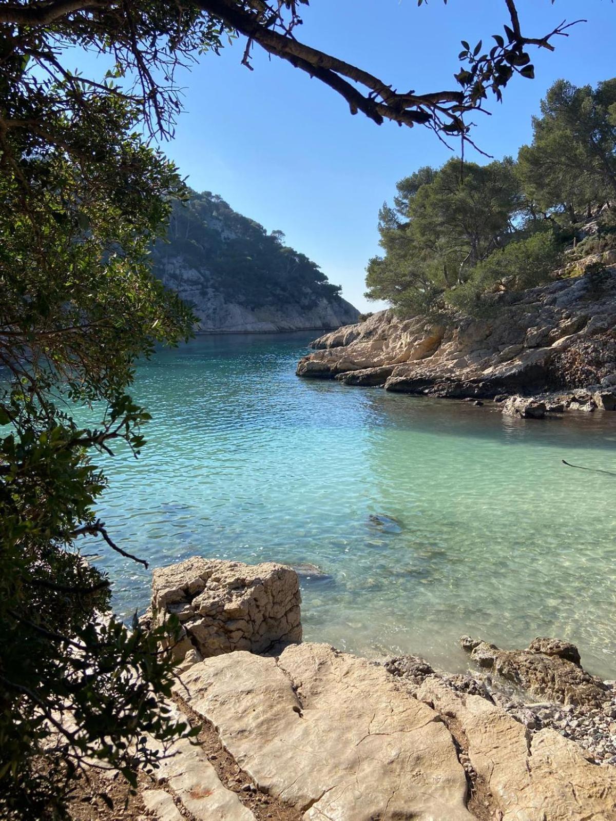 Готель Un Petit Coin Au Calme Carnoux-en-Provence Екстер'єр фото