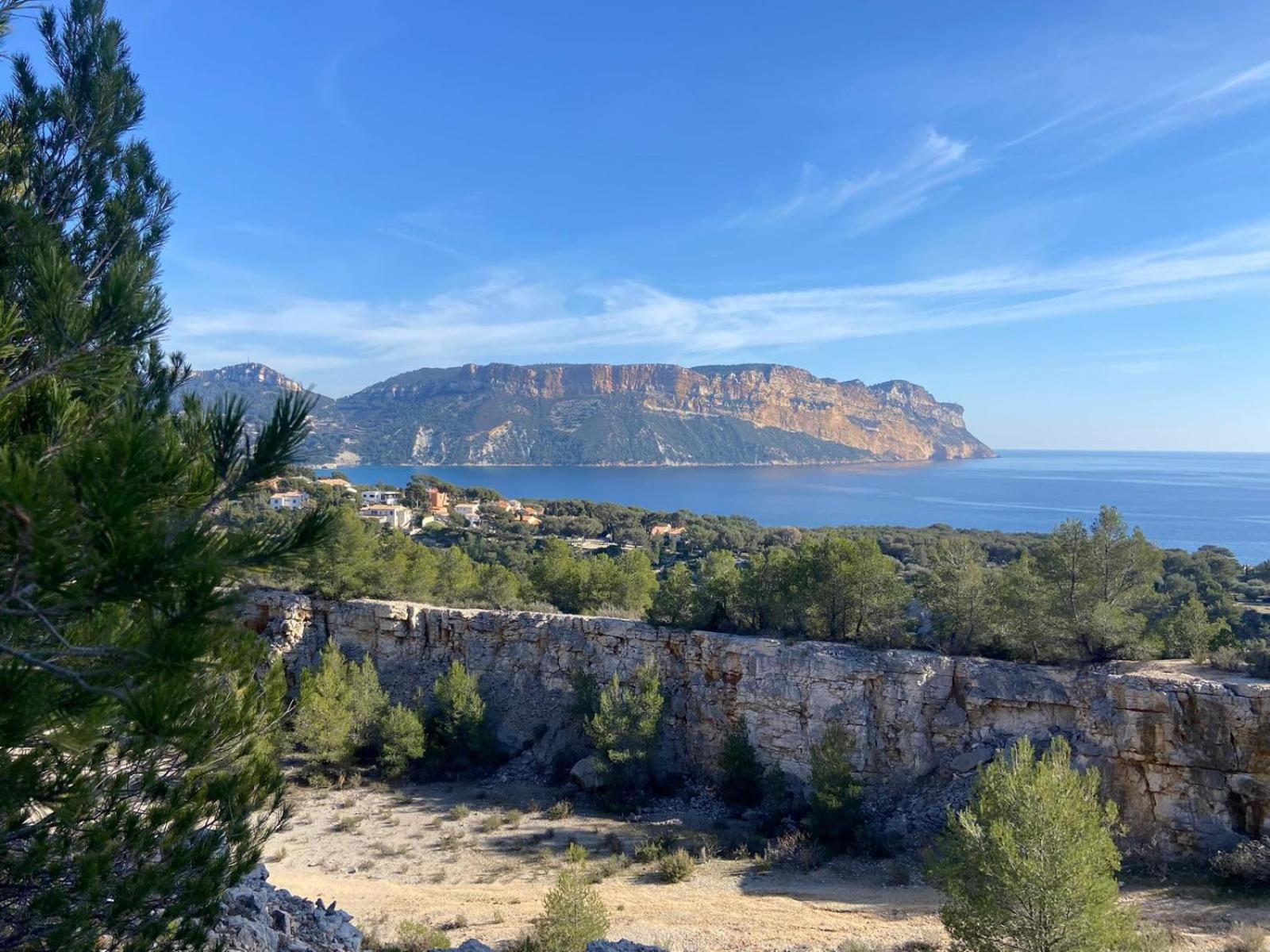 Готель Un Petit Coin Au Calme Carnoux-en-Provence Екстер'єр фото